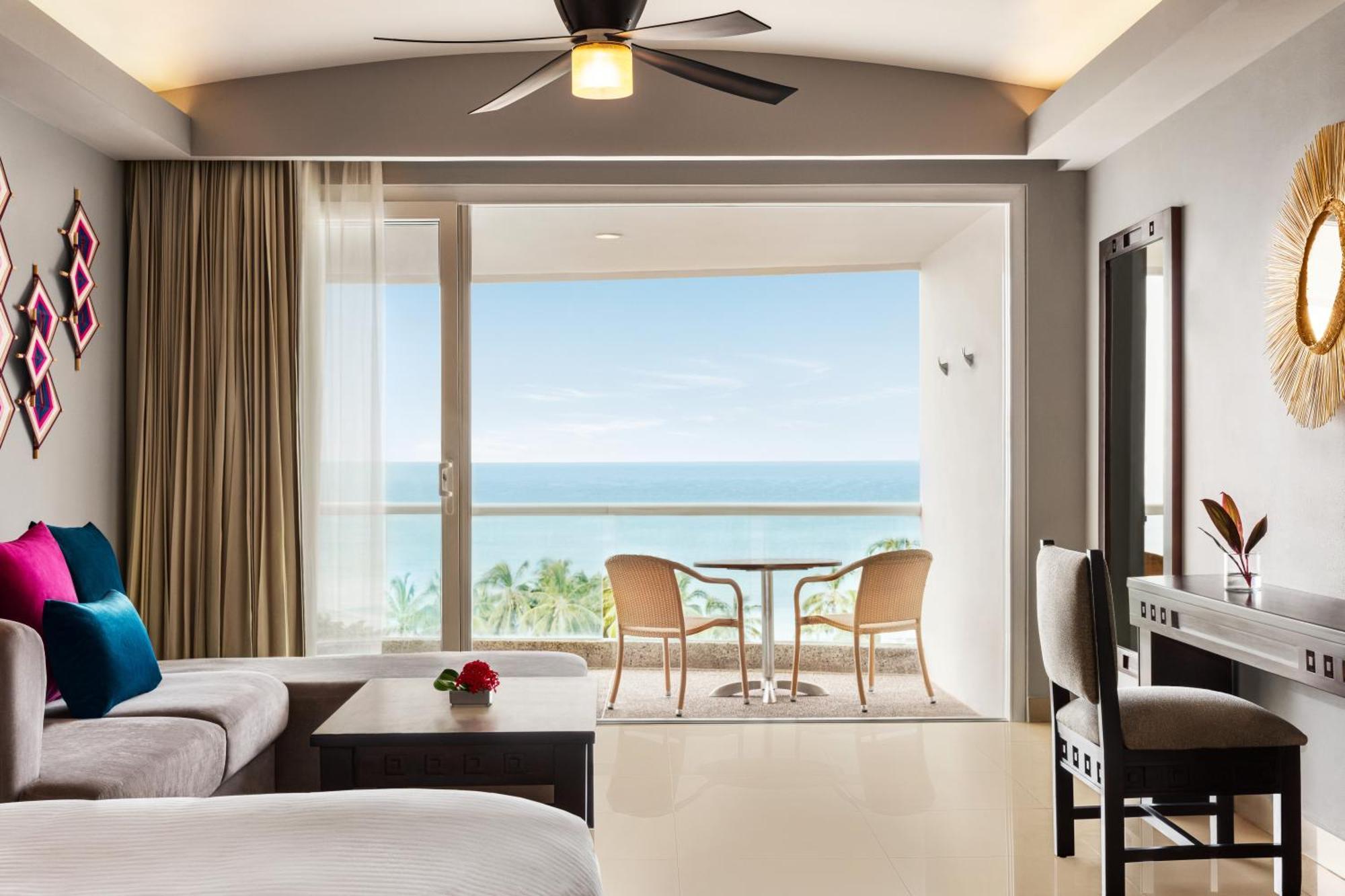 Fiesta Club Junior Suite Ocean View 1 King