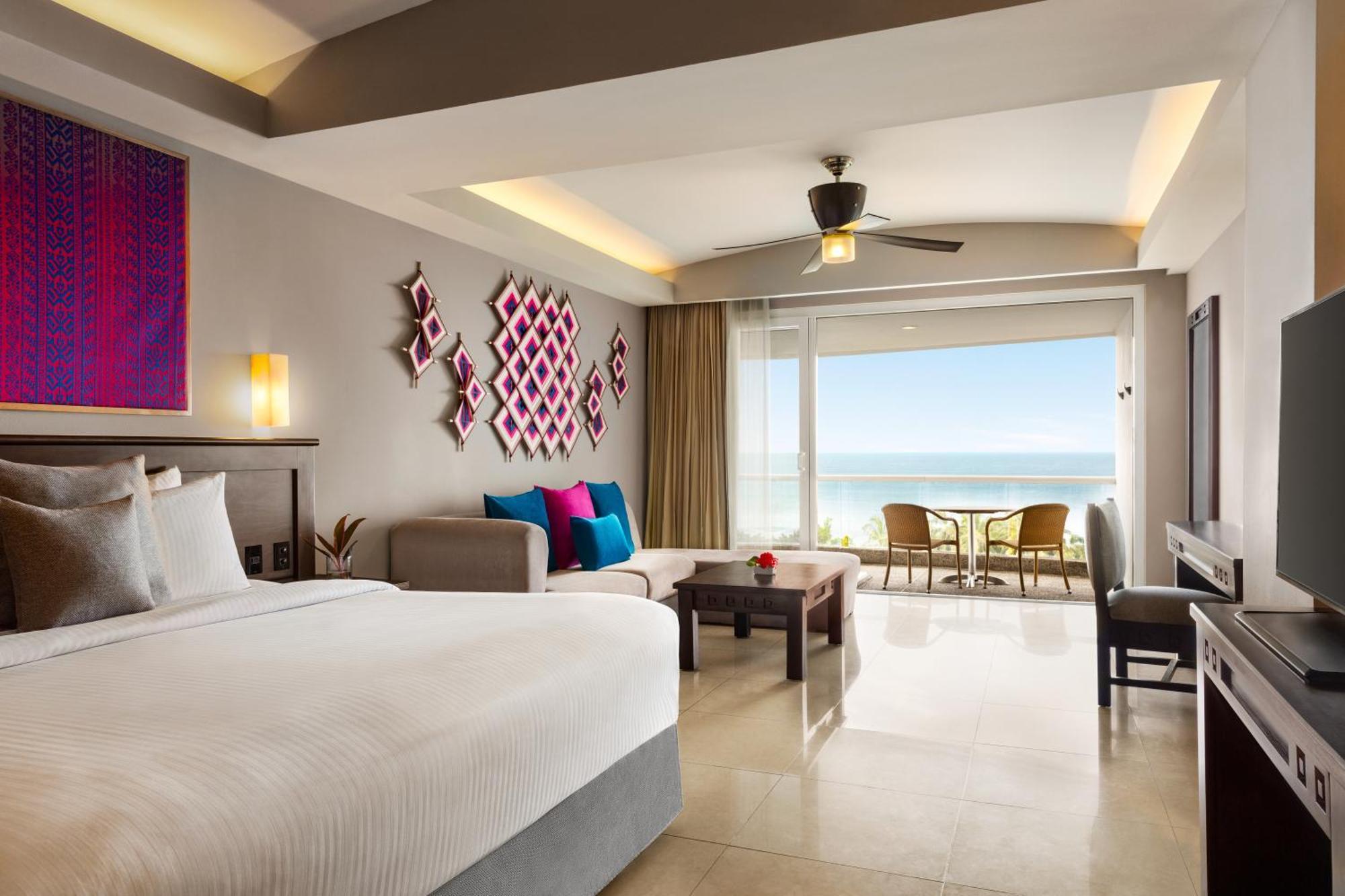 Fiesta Club Junior Suite Ocean View 1 King
